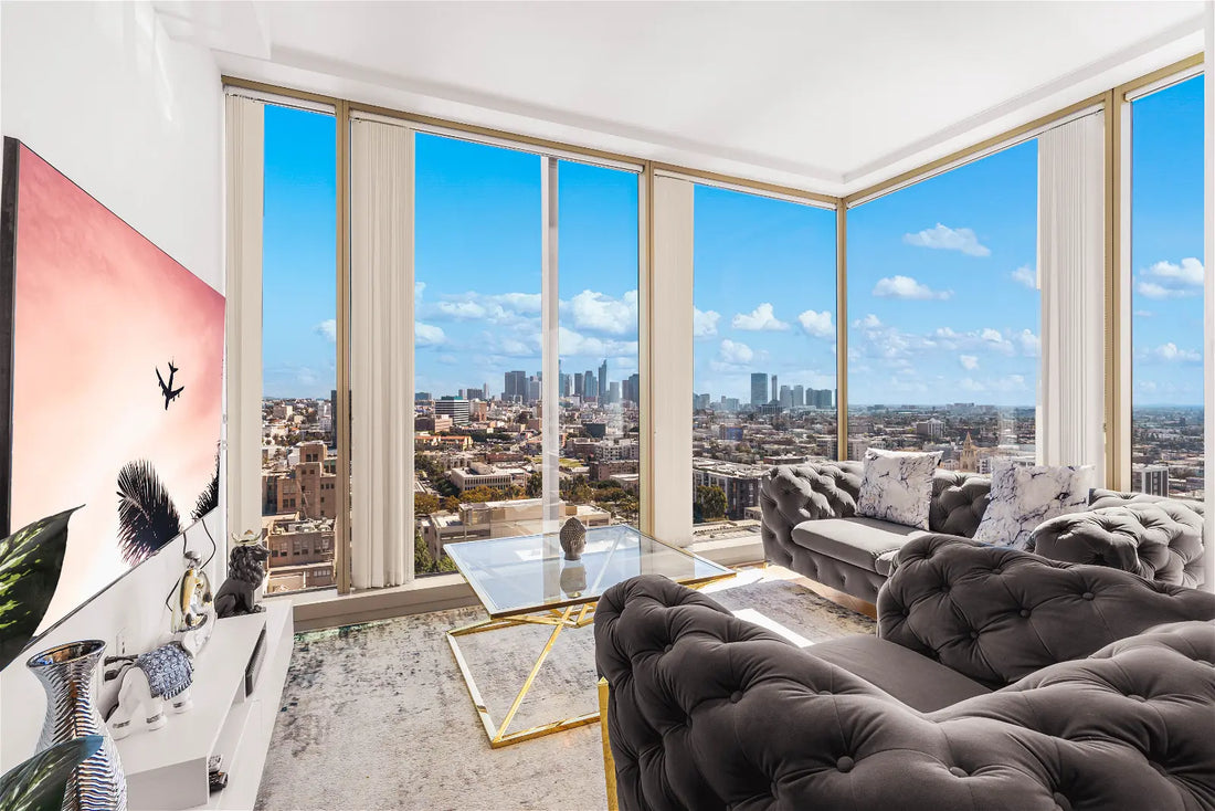 Breathtaking Mid-Wilshire Suite